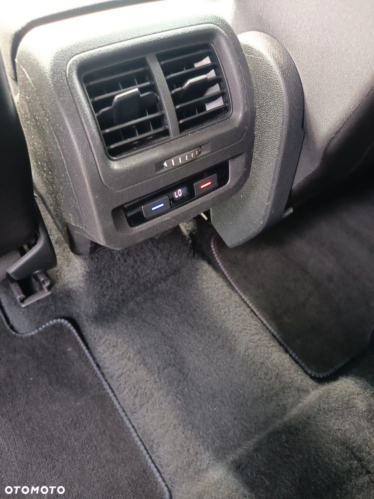 Volkswagen Touran - 15