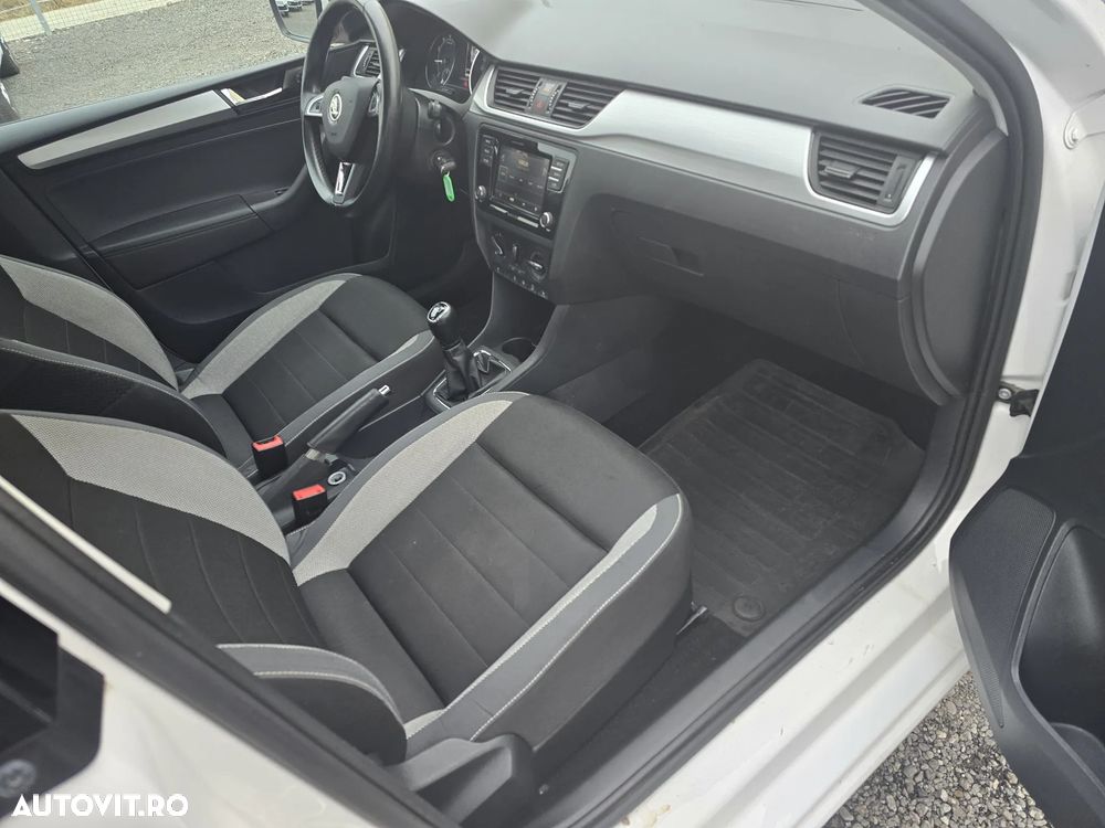 Skoda RAPID 1.0 TSI Style - 11