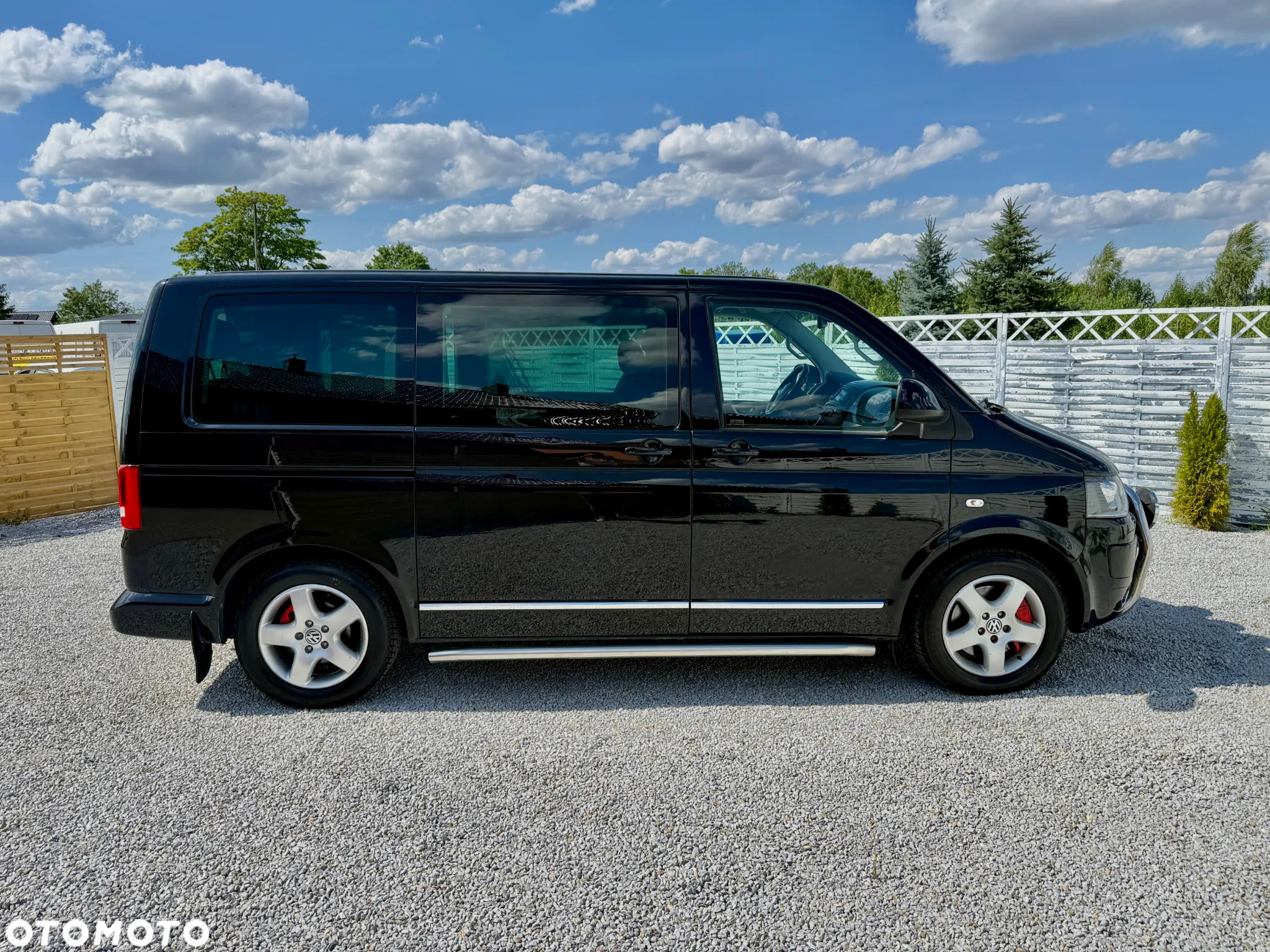 Volkswagen Multivan - 23