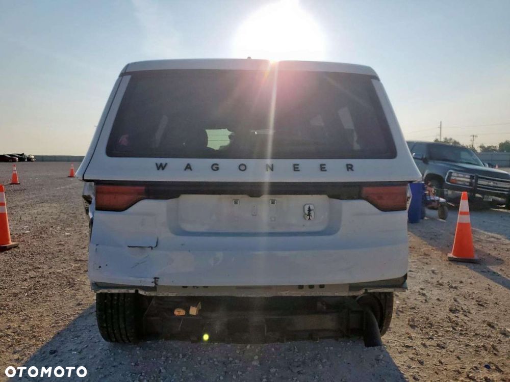 Jeep Wagoneer - 4