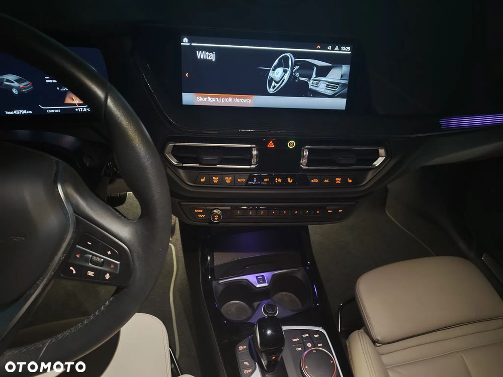 BMW Seria 2 218d Sport-Aut Sport Line - 38