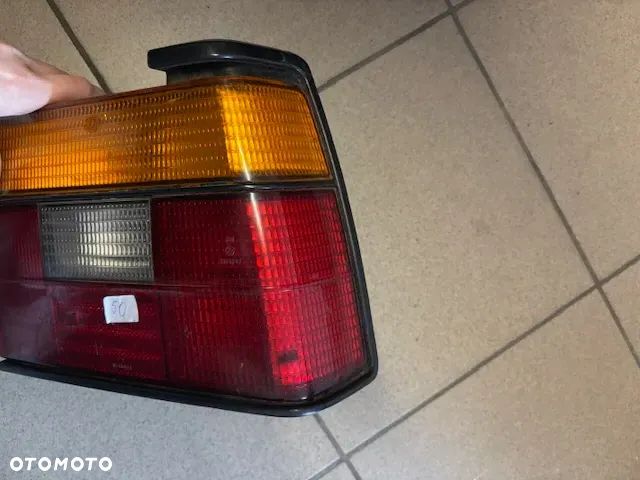 LAMPA TYŁ PRAWA VOLKSWAGEN VW JETTA A2 165945112 - 2