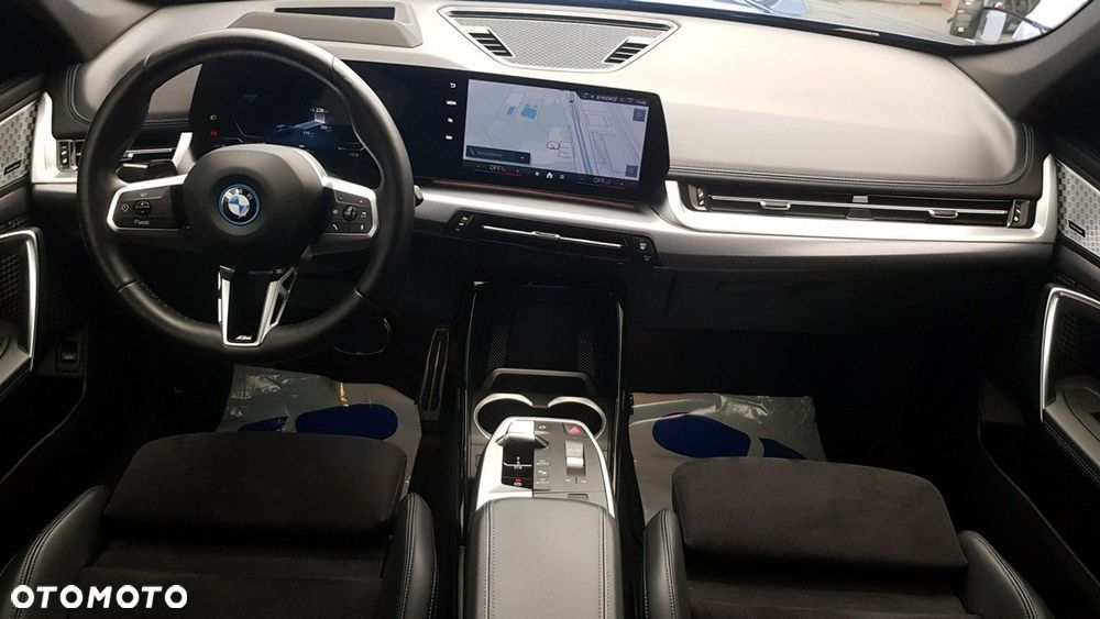 BMW iX1 - 15