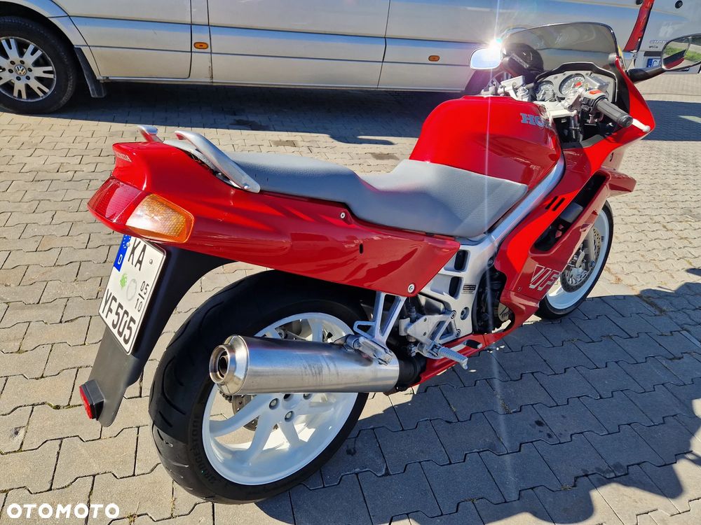 Honda VFR - 28