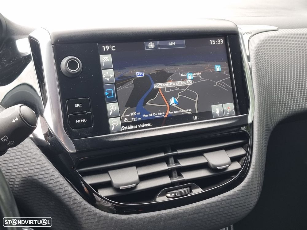 Peugeot 2008 1.2 PureTech Allure - 8