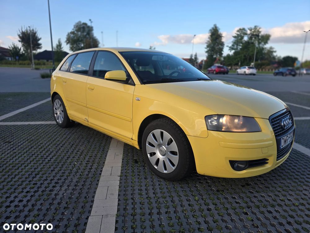 Audi A3 Sportback 1.6 FSI Ambiente - 8