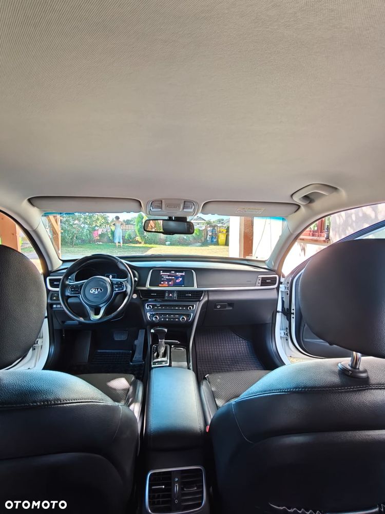 Kia Optima 2.0 L - 5