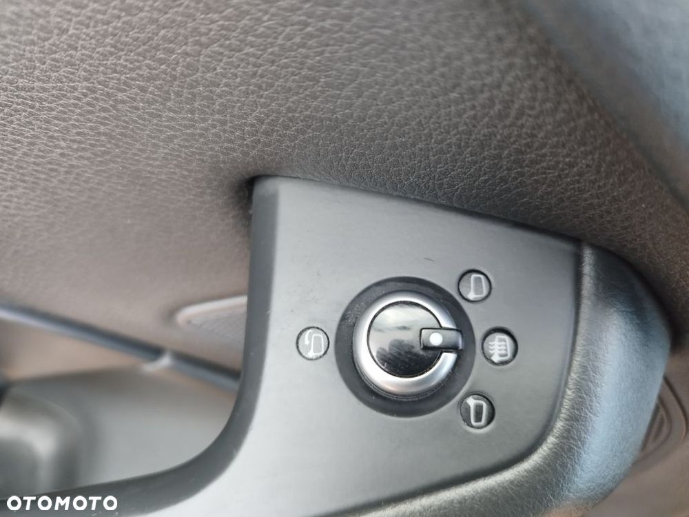 Audi A6 Avant 2.0 TDI ultra S tronic - 27