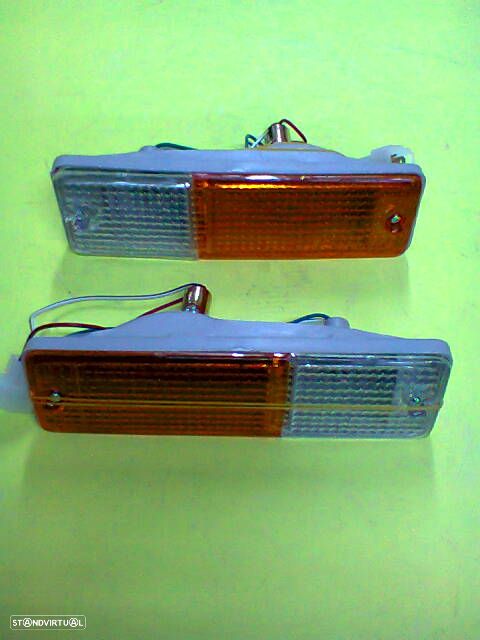 Farolins do parachoques da frente Datsun Pickup 720 NOVOS - 1