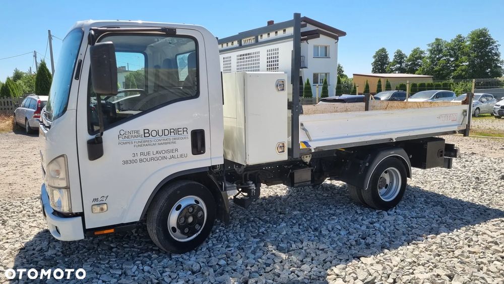 Isuzu M21 - 7