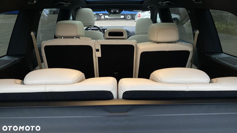 Mercedes-Benz GLS - 23