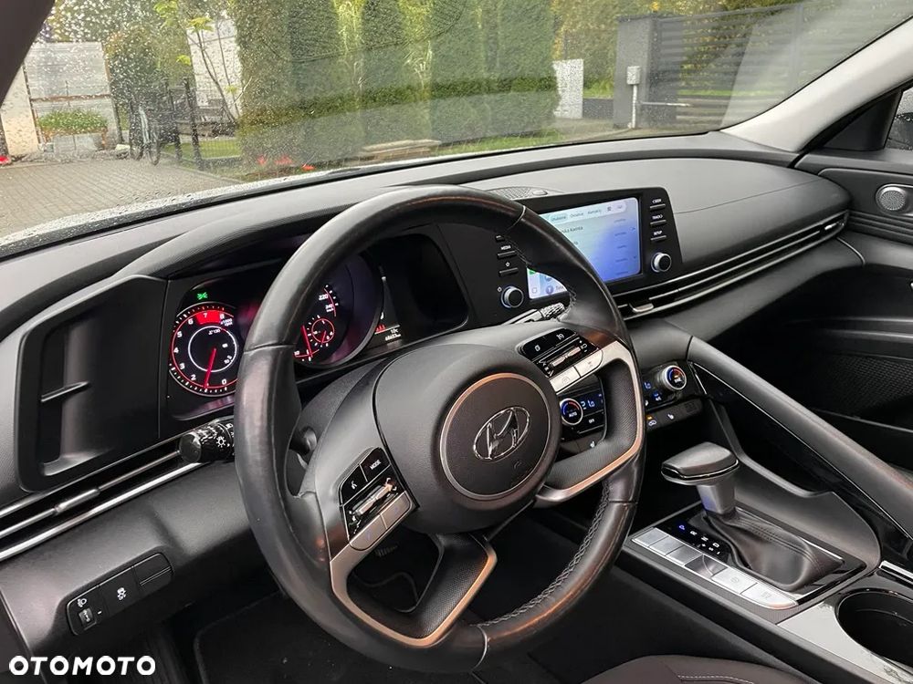 Hyundai Elantra 1.6 Modern CVT - 10