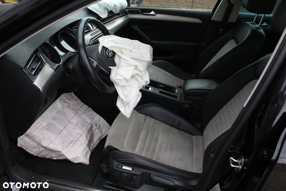 Volkswagen Passat 2.0 TDI Bi-Turbo BMT 4Mot Highline DSG - 13