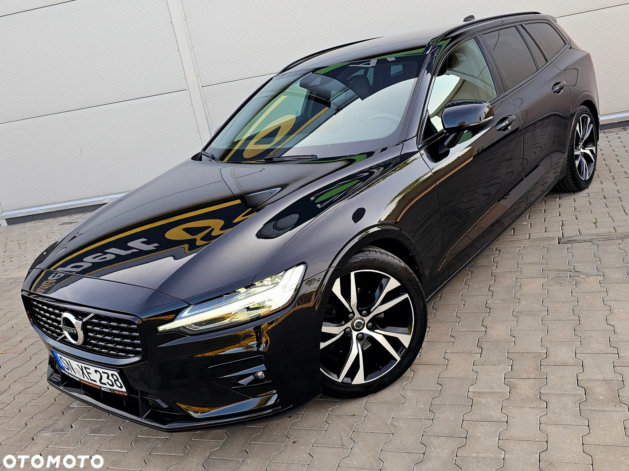 Volvo V60 B4 D Geartronic RDesign - 13