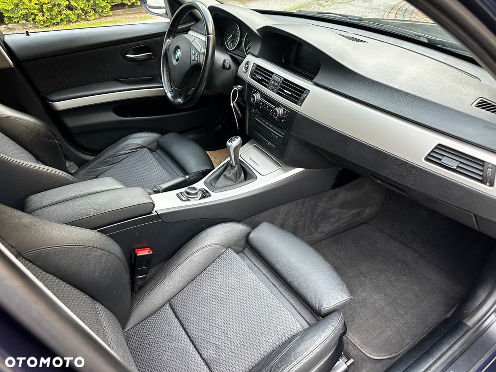 BMW Seria 3 - 32
