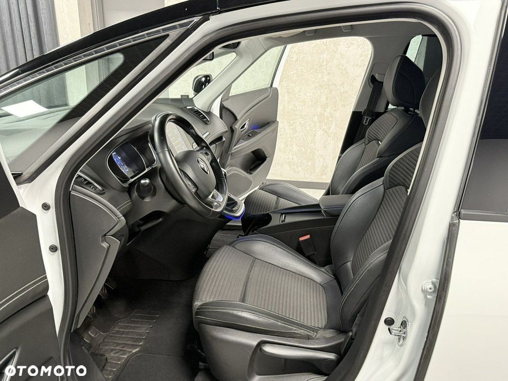 Renault Grand Scenic - 38