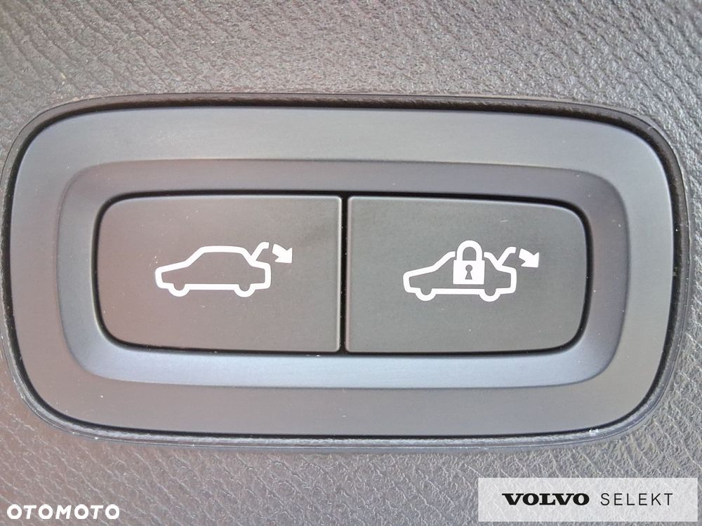 Volvo XC 90 - 30