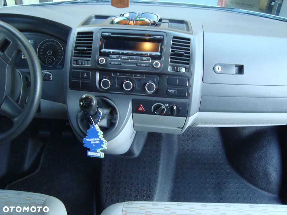 Volkswagen Transporter Caravelle Kurz Trendline - 17