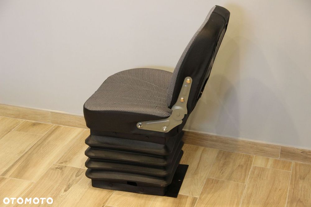 Siedzenia MTZ 82 Belarus C- 385 bez podłokietnika - 4