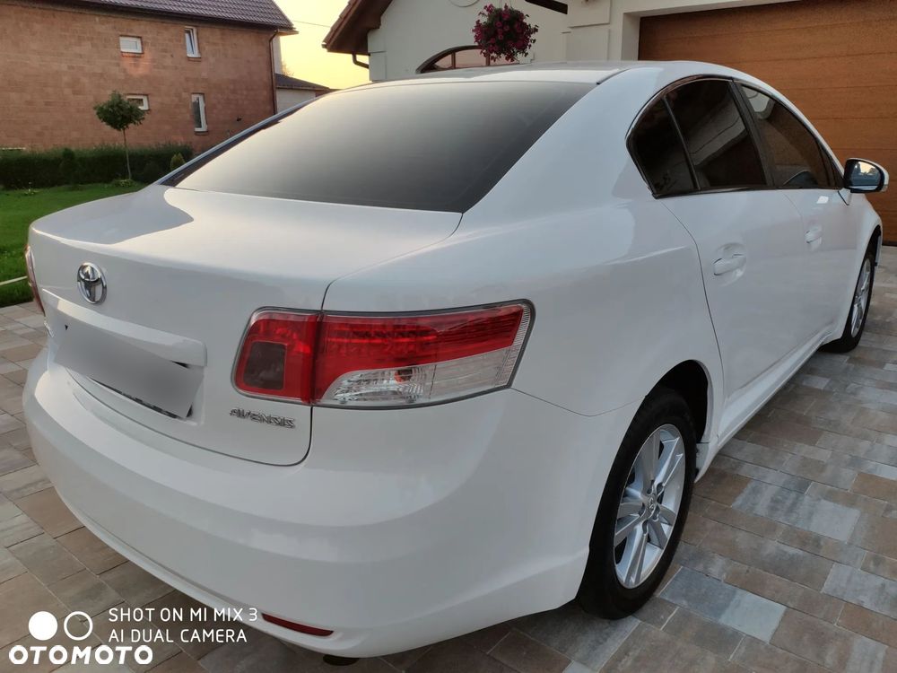 Toyota Avensis 2.0 Prestige EU5 MS - 9