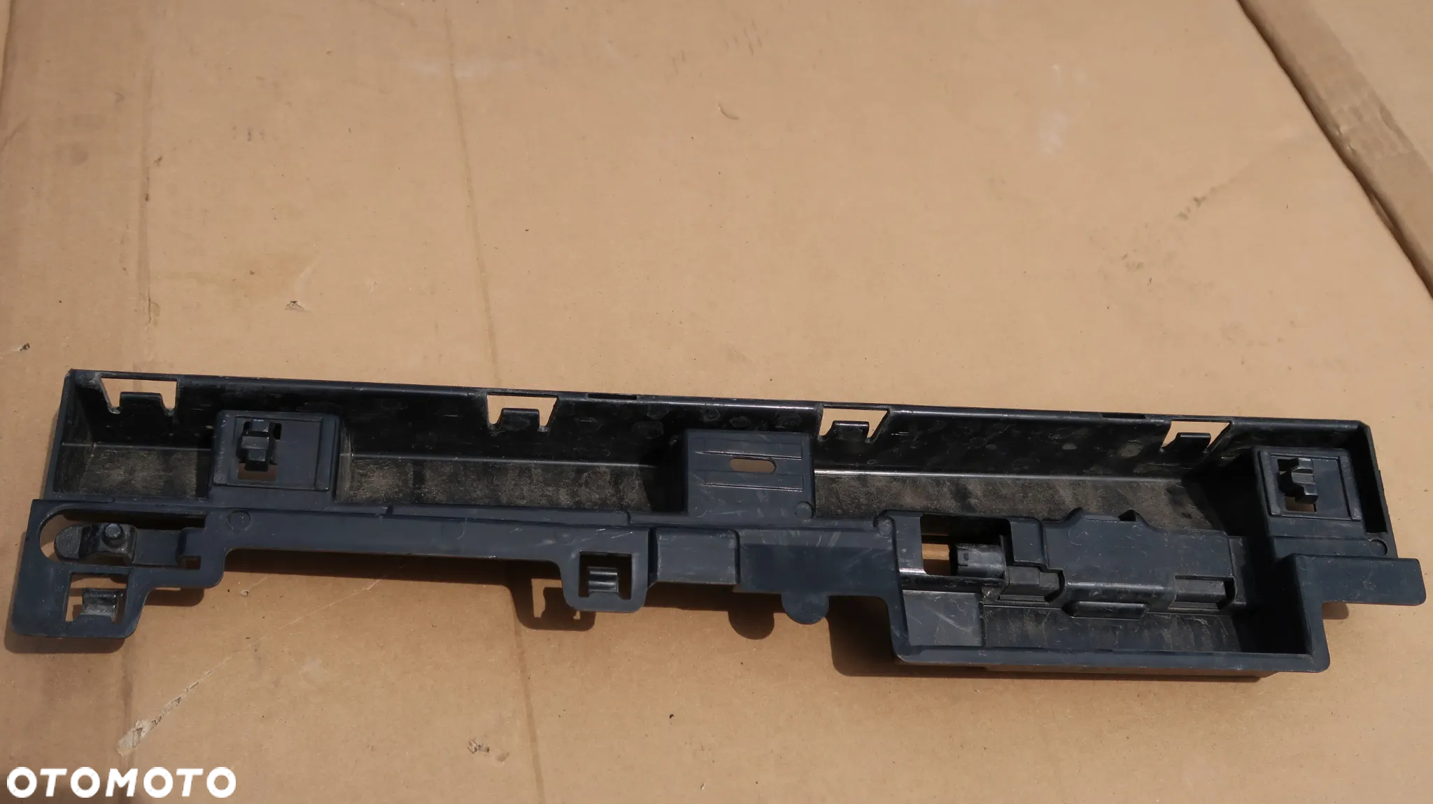 LISTWA PROGOWA LEWA BMW f80 - 12