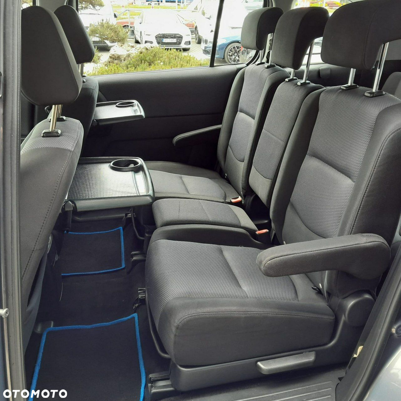 Mazda 5 - 8