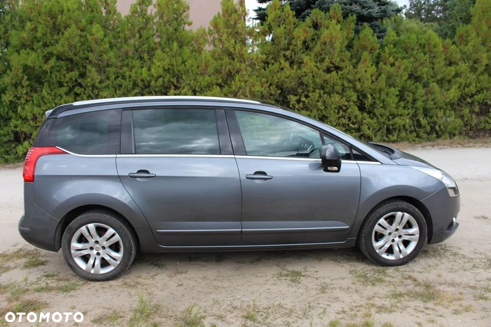Peugeot 5008 - 5
