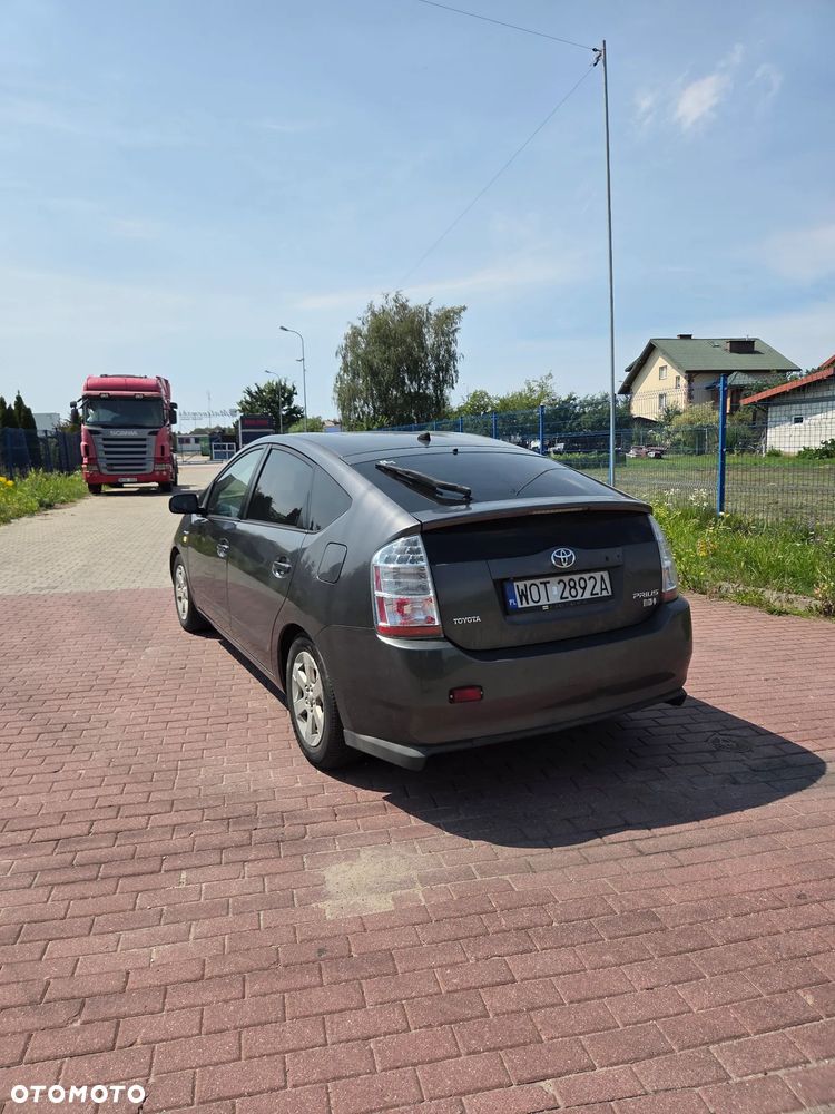 Toyota Prius - 5
