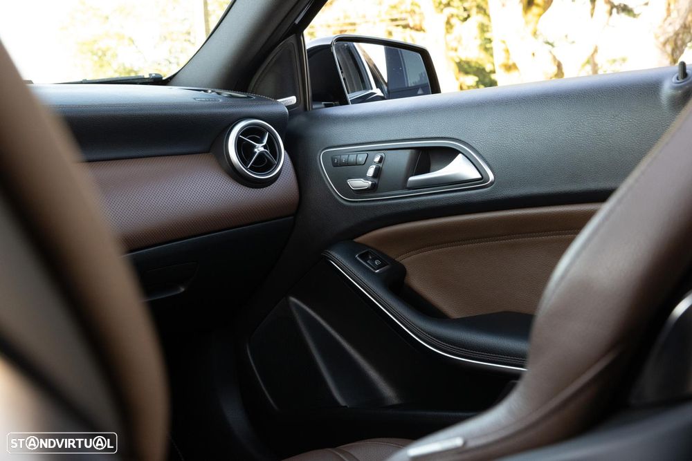 Mercedes-Benz A 45 AMG - 15
