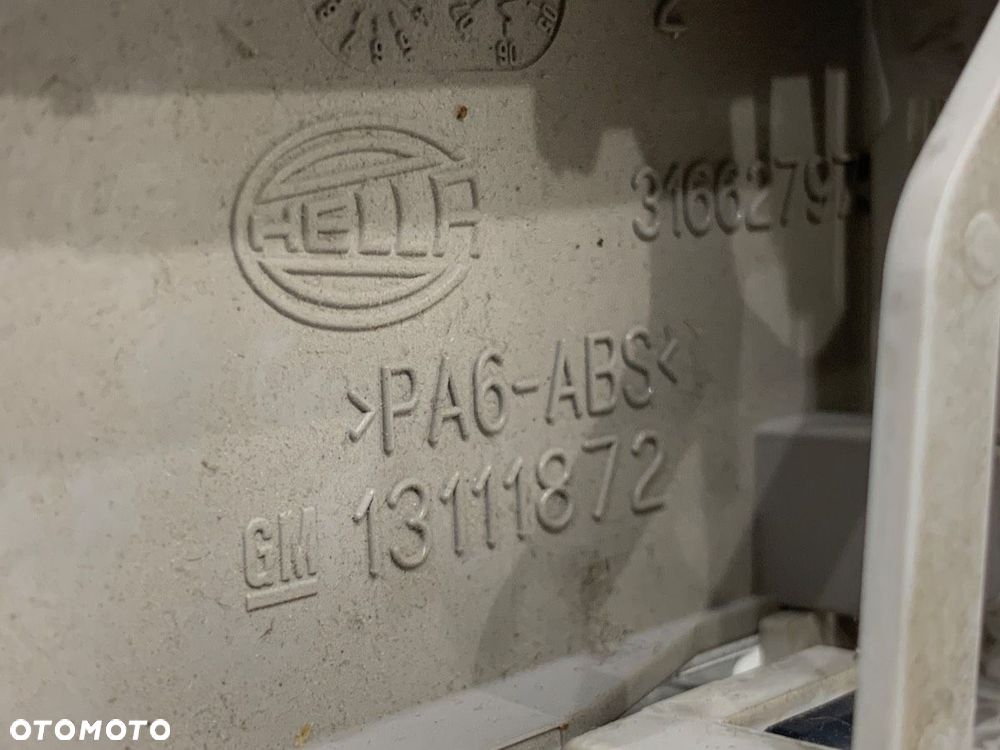 LAMPA SUFITOWA  OPEL ZAFIRA / ZAFIRA FAMILY B (A05) 2005 - 2019 1.9 CDTI VAN (M75) 110 kW [150 KM] - 4