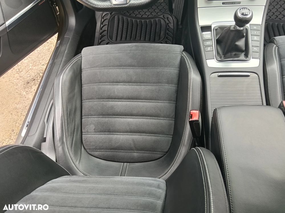 Volkswagen Passat CC - 16