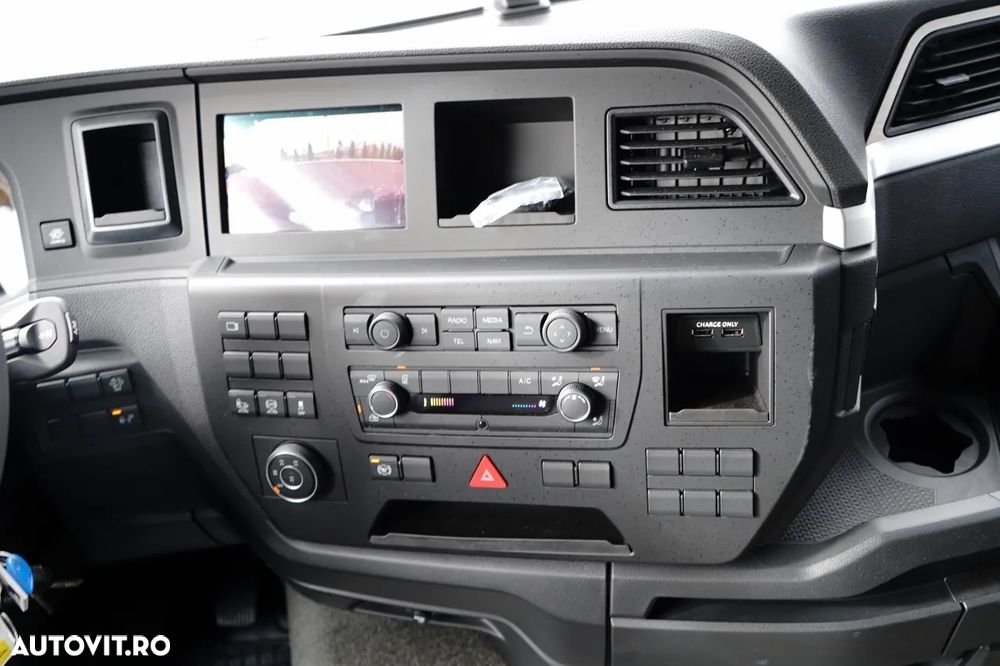 MAN TGS 41.480 / 8X8 / ​​BASCULATOR / AUTOMAT / NOU-NOUȚ / ECHIPAMENTE BOGATE / DISPONIBIL IMEDIAT / AUR METALIC / - 29