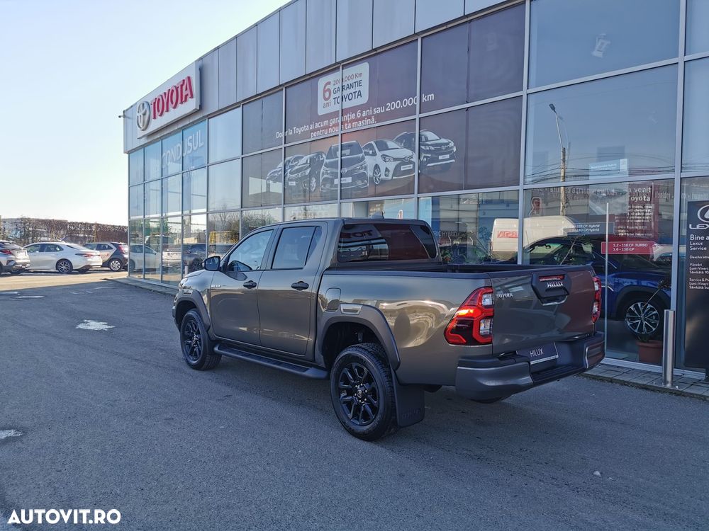 Toyota Hilux 2.8D 204CP 4x4 Double Cab AT Invincible - 4