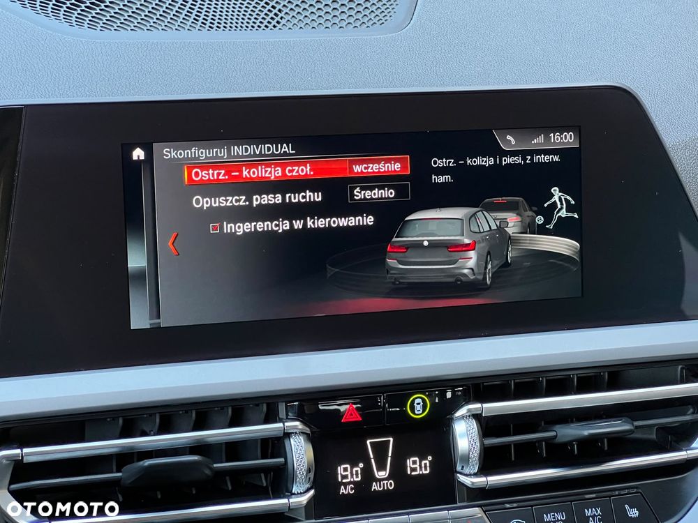 BMW Seria 3 320d xDrive - 25