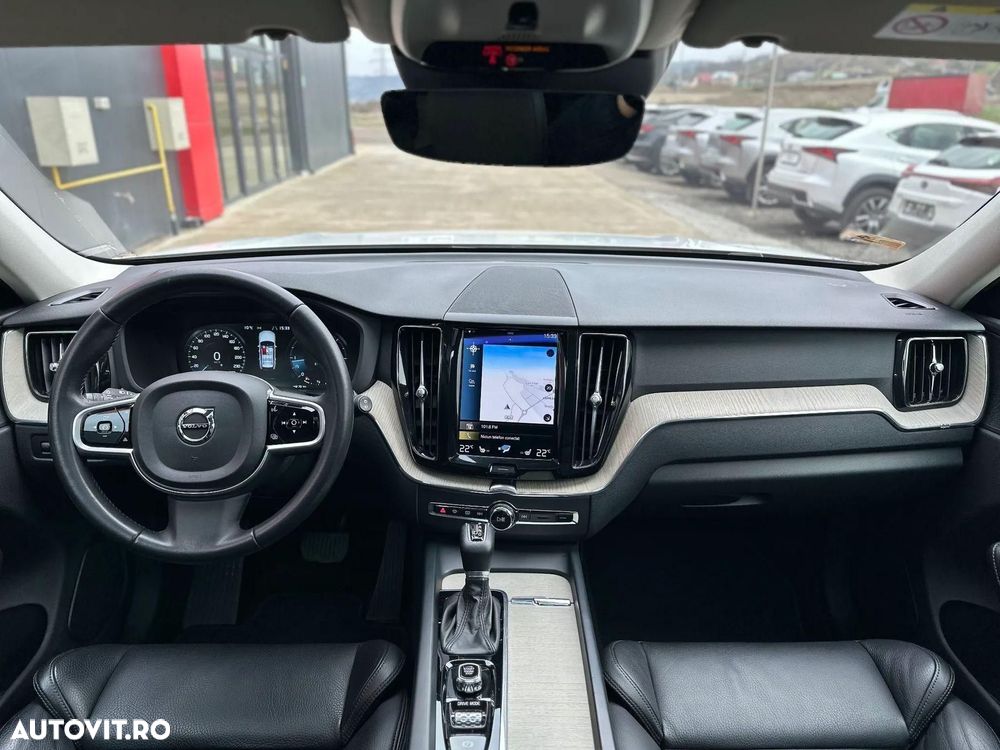 Volvo XC 60 D4 Momentum Pro - 26
