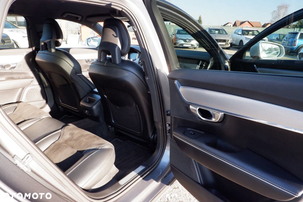 Volvo V90 T5 R-Design - 11