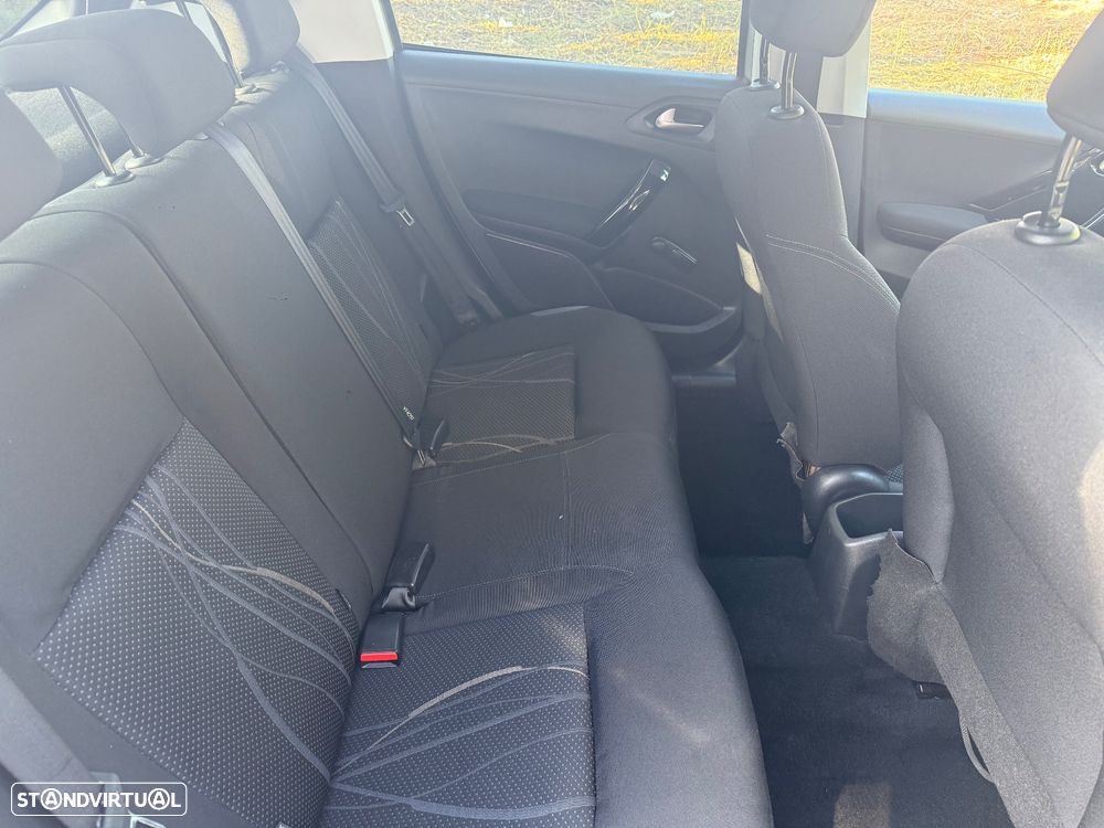 Peugeot 208 1.4 HDi Allure - 7