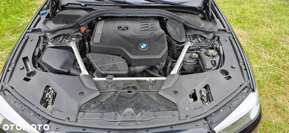 BMW Seria 5 530i GPF xDrive Sport Line sport - 17