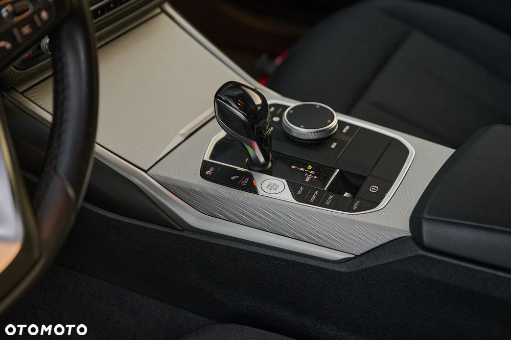 BMW Seria 3 - 34