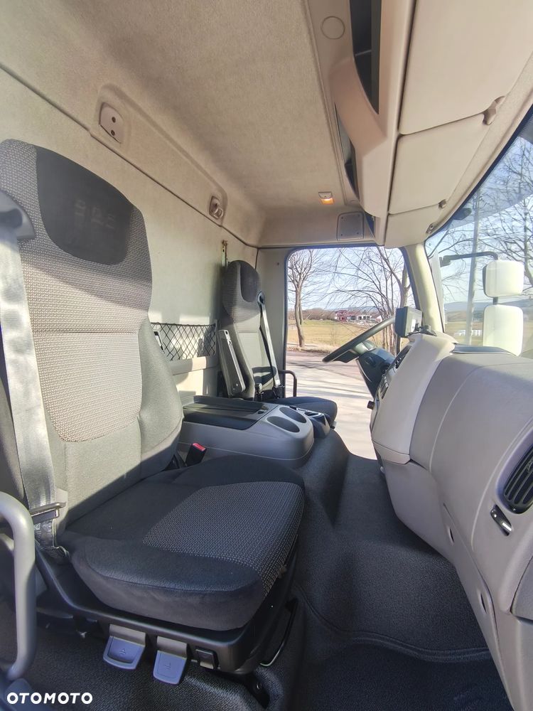 DAF DAF LF 250 / FA 290 / Izoterma / Winda / Holandia / Przebieg 241000 km /18 palet - 10