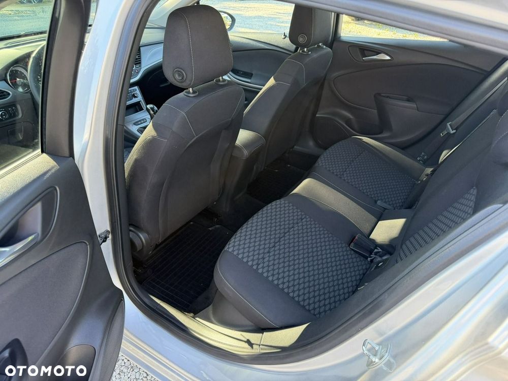 Opel Astra 1.4 T Enjoy S&S - 10