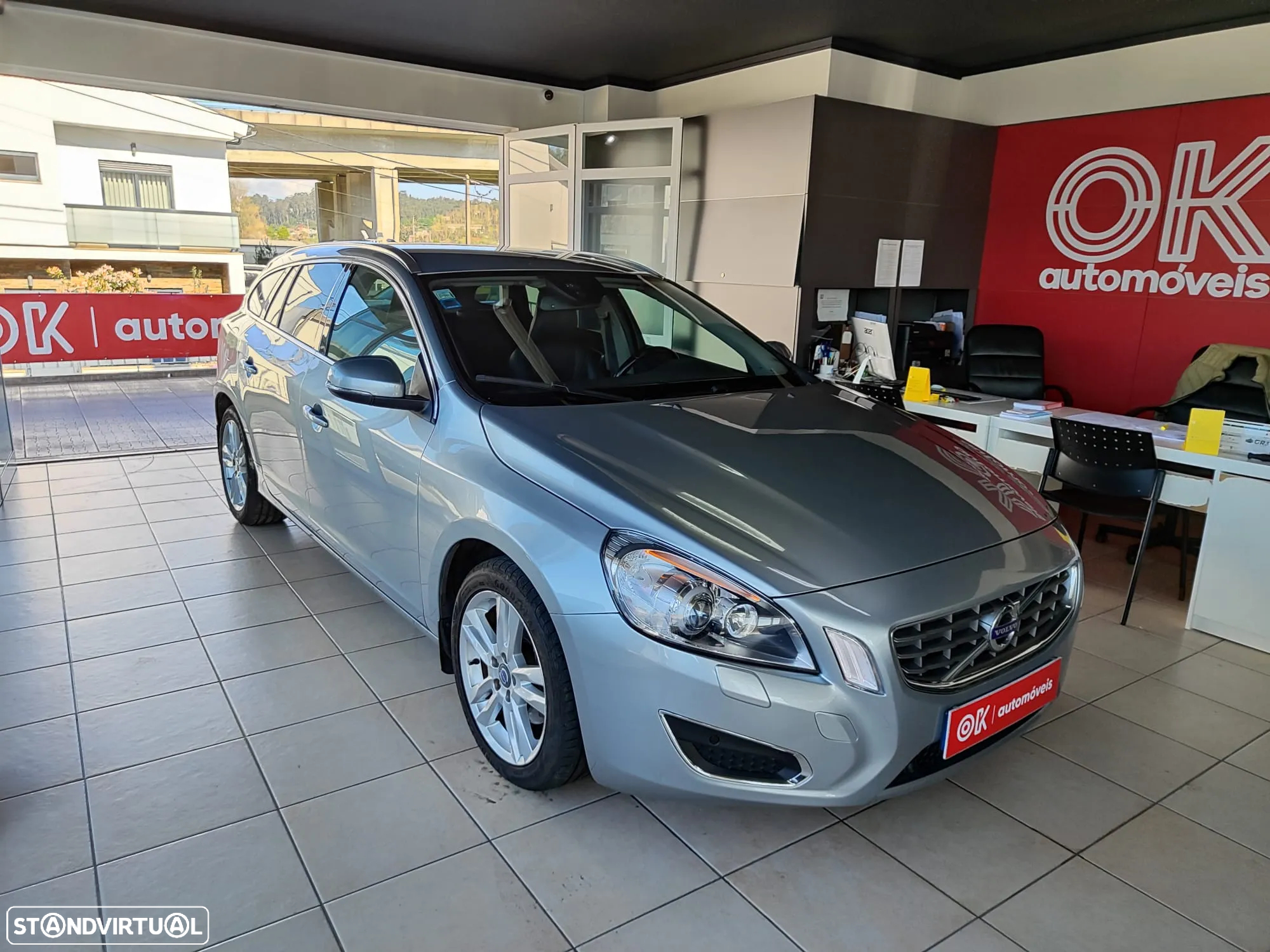Volvo V60 D3 Geartronic Summum - 3