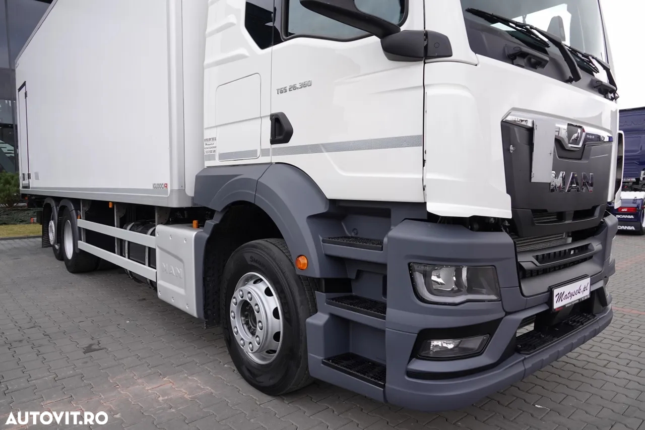 MAN TGS 26.360 / 6x2 / FRIGIDER -8.2 M / CARRIER SUPRA 850 GENERATOR / LIFTARE / UȘĂ LATERALĂ / 2022 / DUPĂ CONTRACTUL DE SERVICE - 2