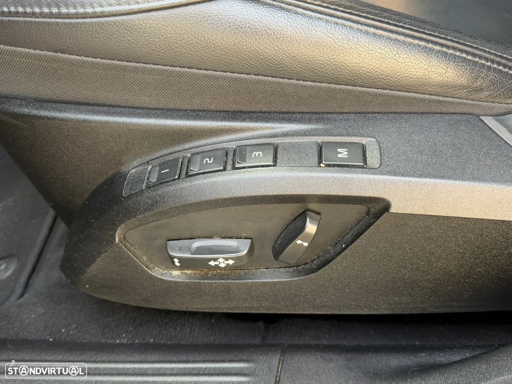 Volvo V40 D2 Momentum - 32