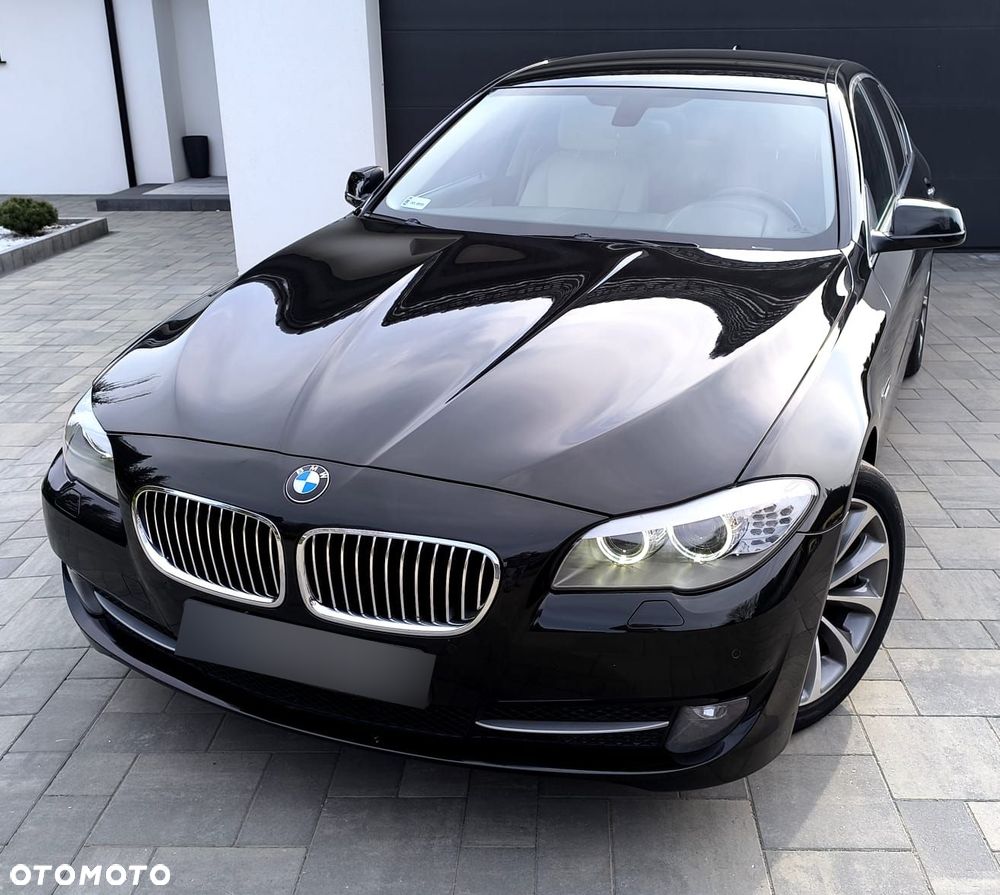 BMW Seria 5 520d xDrive - 17