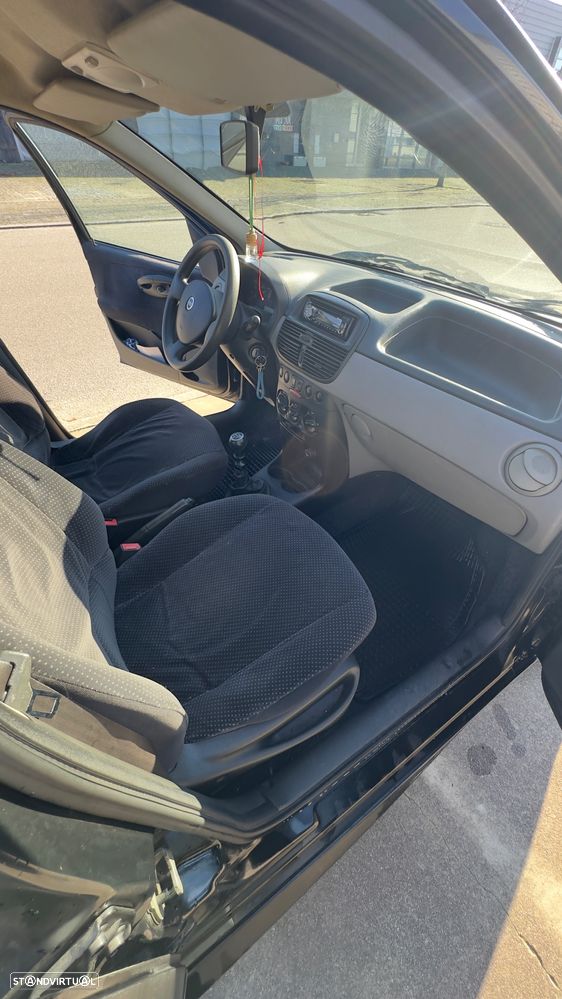 Fiat Punto 1.2 16V HLX - 9