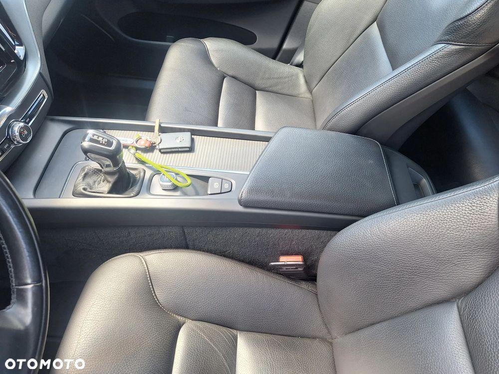 Volvo XC 60 T6 AWD Geartronic Momentum Pro - 14