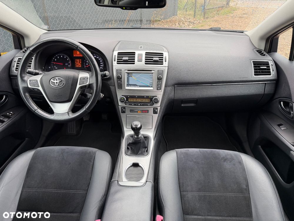Toyota Avensis - 8
