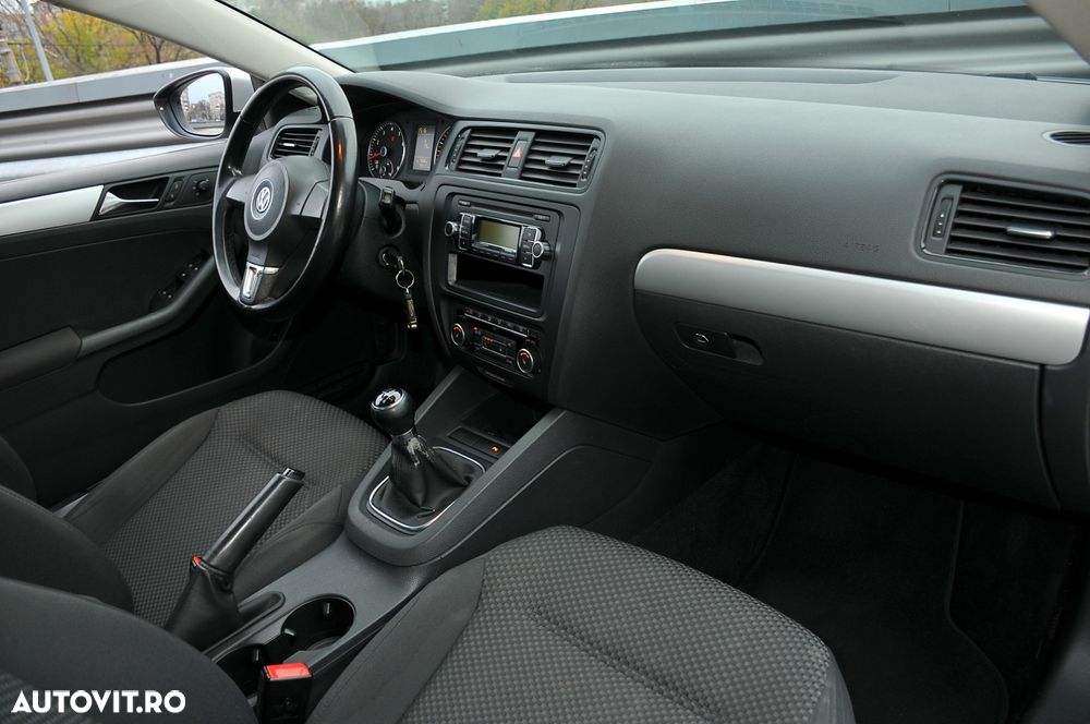 Volkswagen Jetta 1.2 TSI Trendline - 9