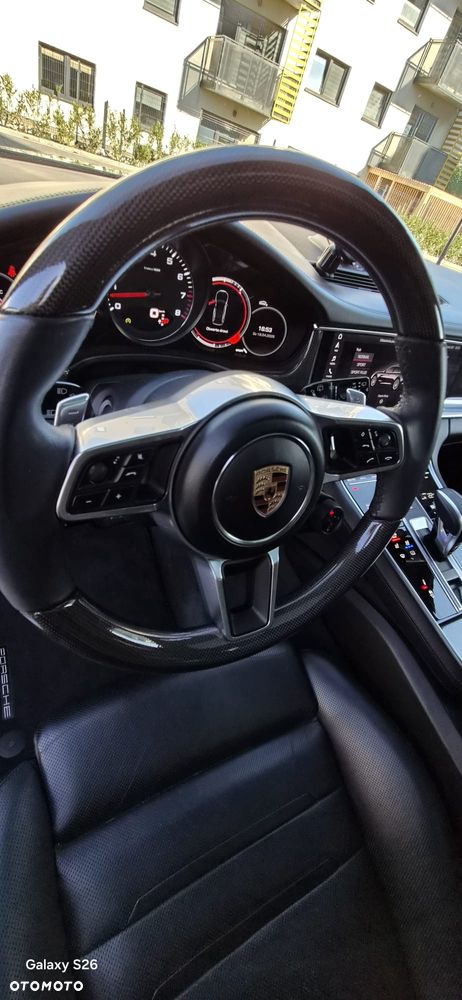 Porsche Panamera 4S - 33